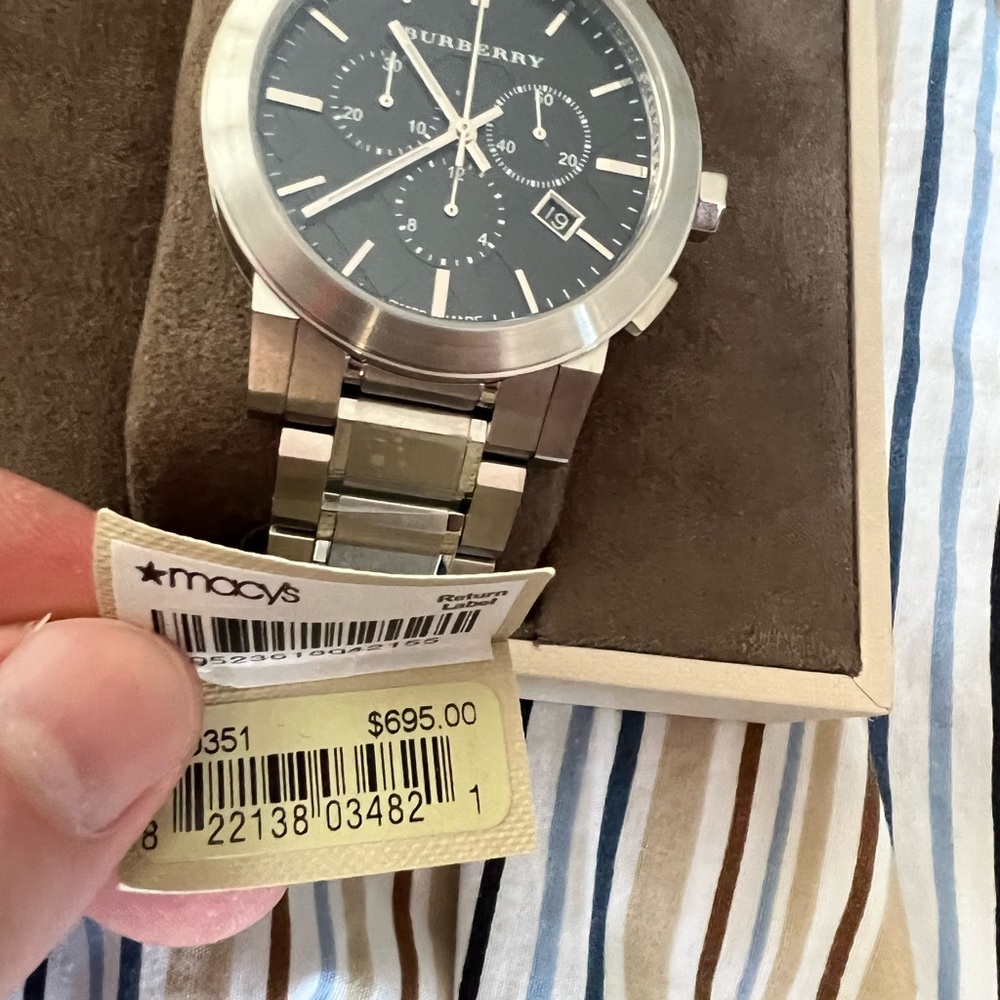 Burberry watch - Picture 3 of 3